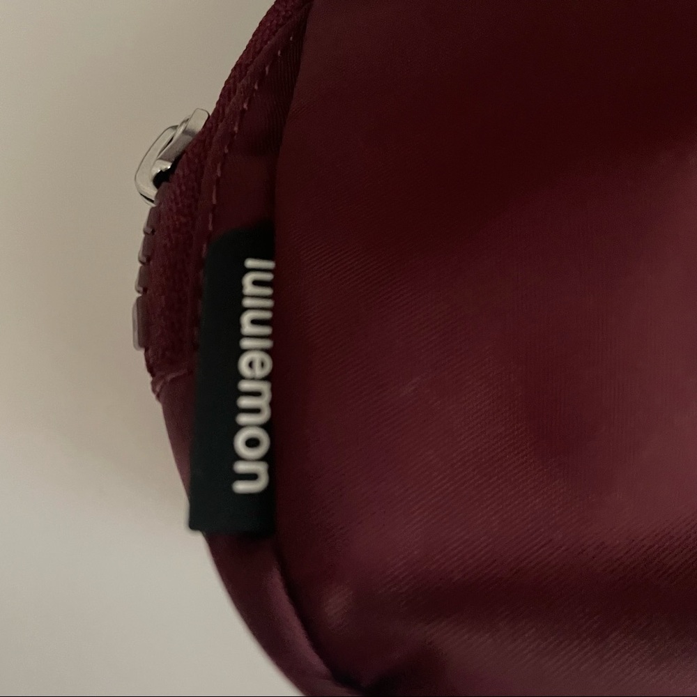 NWT Lululemon Everywhere Belt Bag Red Merlot - Picture 4 of 8